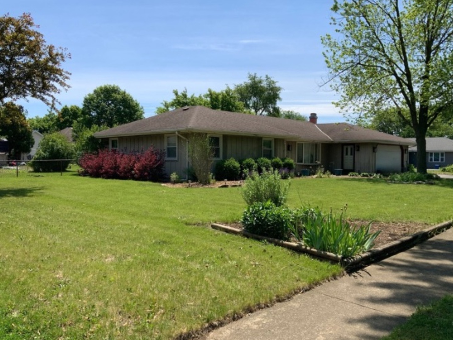 Homes for sale in Joliet, IL | 1412 Timberline Dr, Joliet, IL 60431 | MLS# 12398759