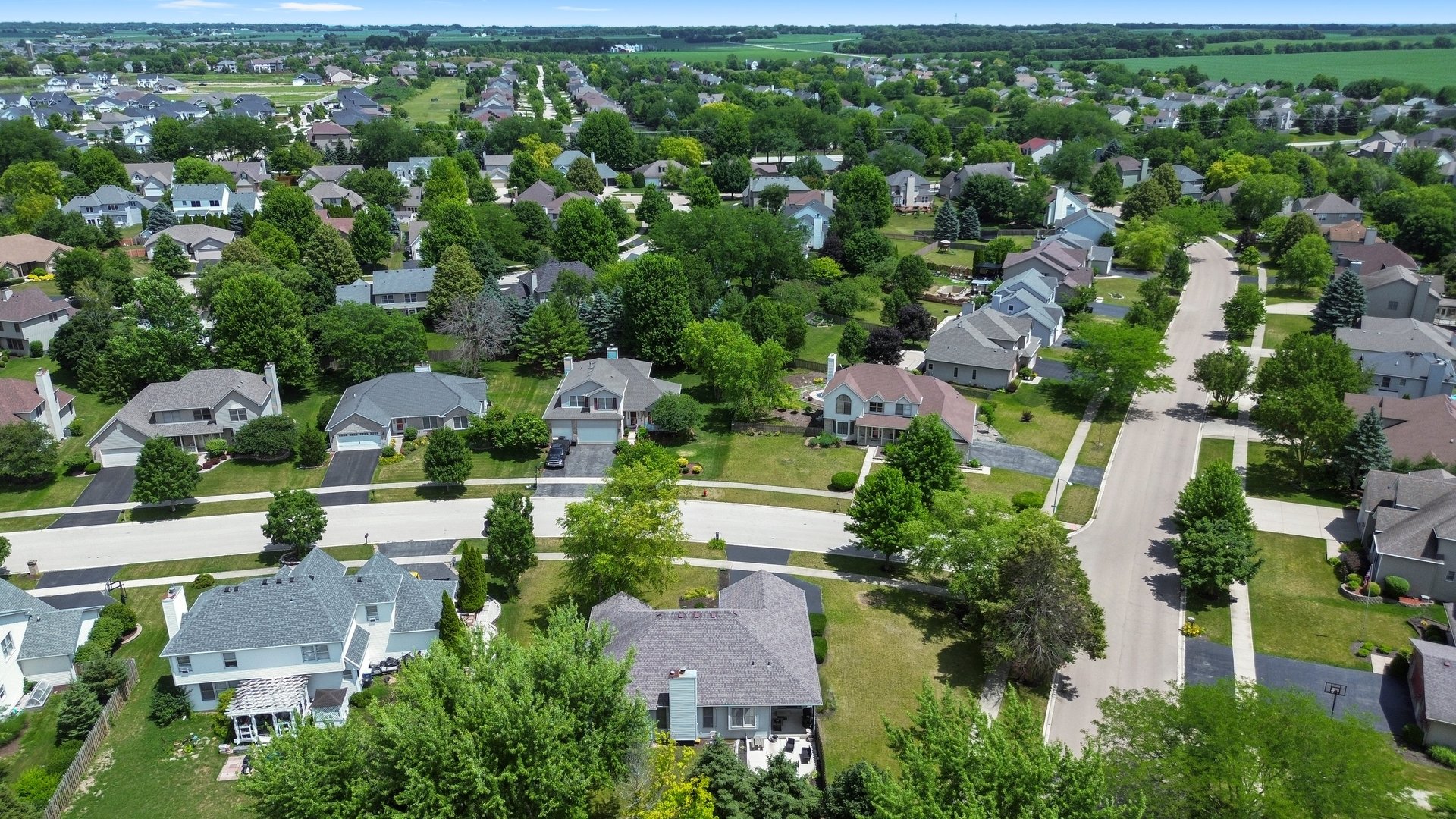 Homes for sale in Oswego, IL | 269 Isleview Dr, Oswego, IL 60543 | MLS# 12403858