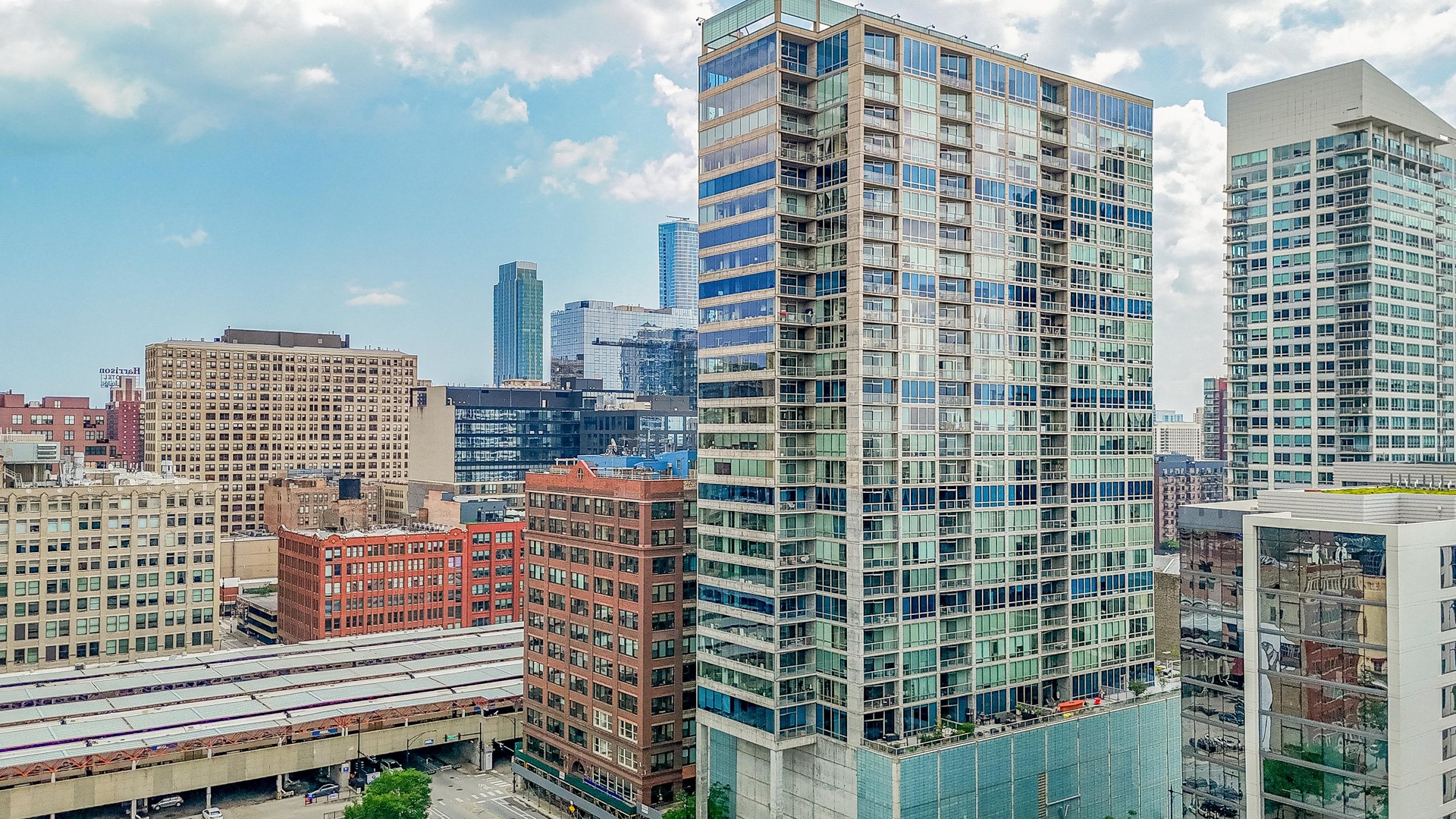 Homes for sale in Chicago, IL | 611 S Wells St #2301, Chicago, IL 60607 | MLS# 12404541