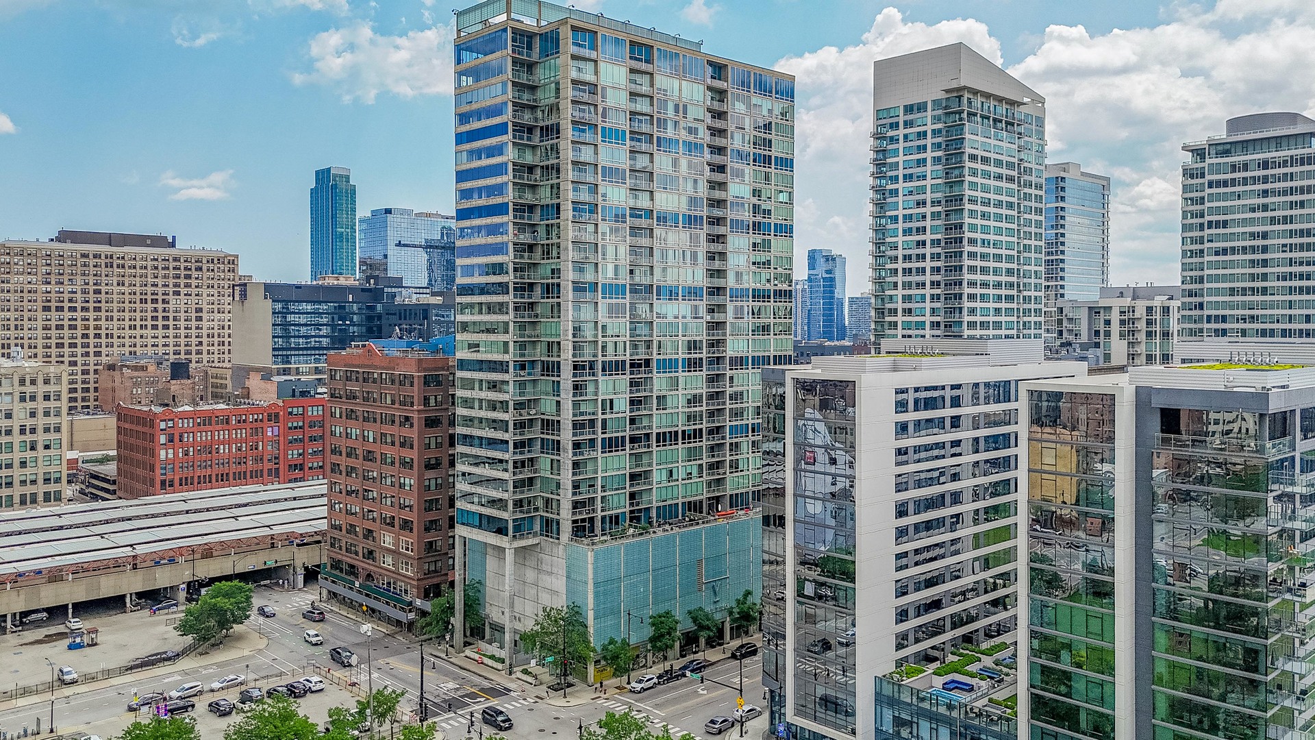 Homes for sale in Chicago, IL | 611 S Wells St #2301, Chicago, IL 60607 | MLS# 12404541