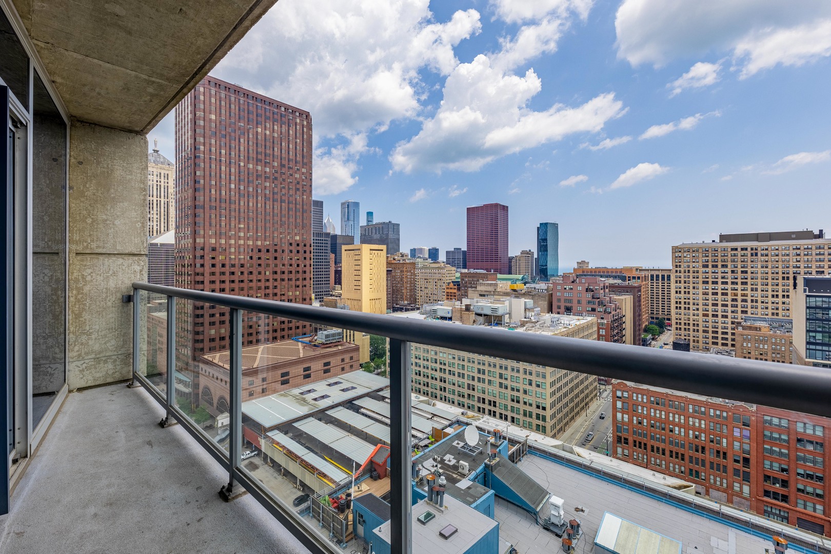 Homes for sale in Chicago, IL | 611 S Wells St #2301, Chicago, IL 60607 | MLS# 12404541