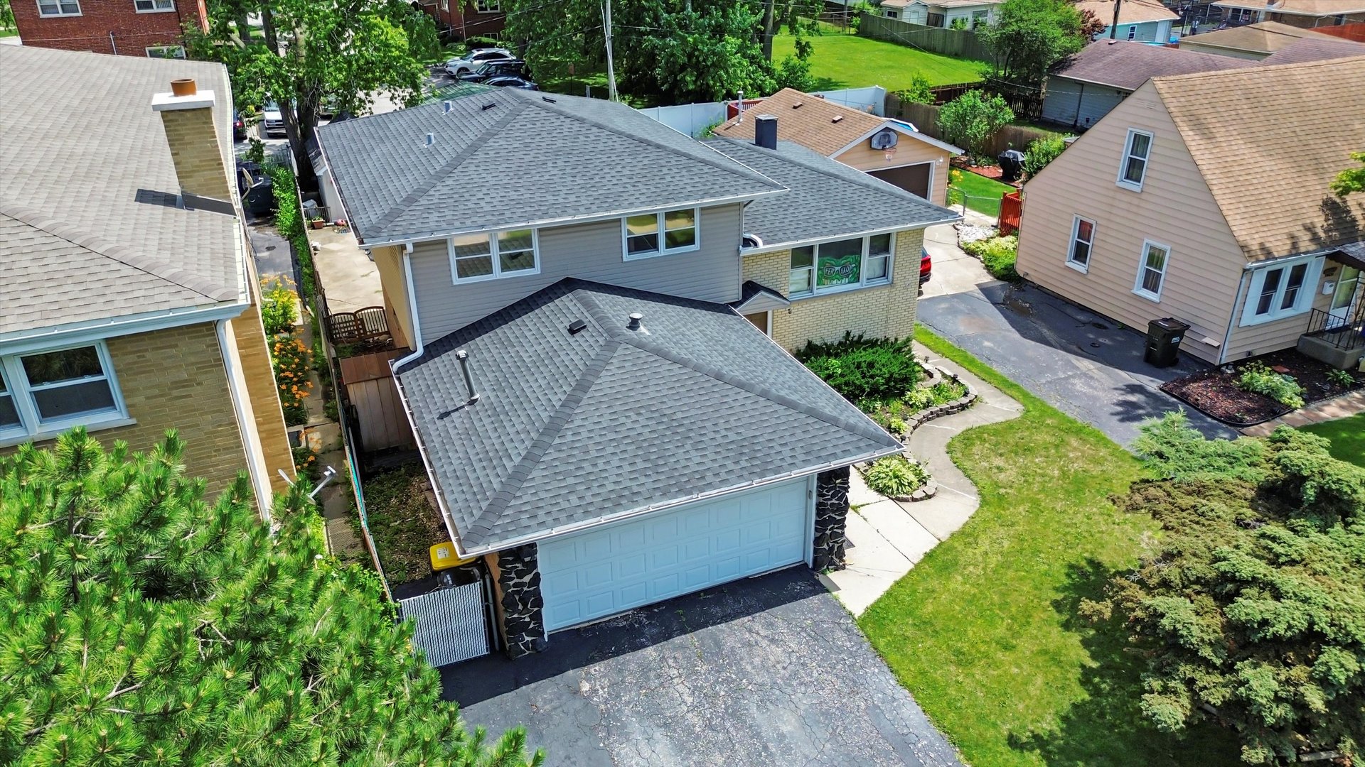 Homes for sale in Chicago Ridge, IL | 10529 Lyman Ave, Chicago Ridge, IL 60415 | MLS# 12406295