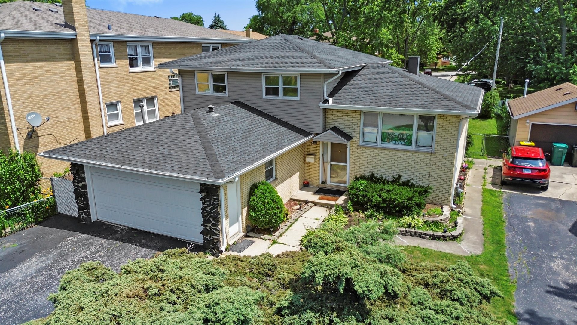 Homes for sale in Chicago Ridge, IL | 10529 Lyman Ave, Chicago Ridge, IL 60415 | MLS# 12406295