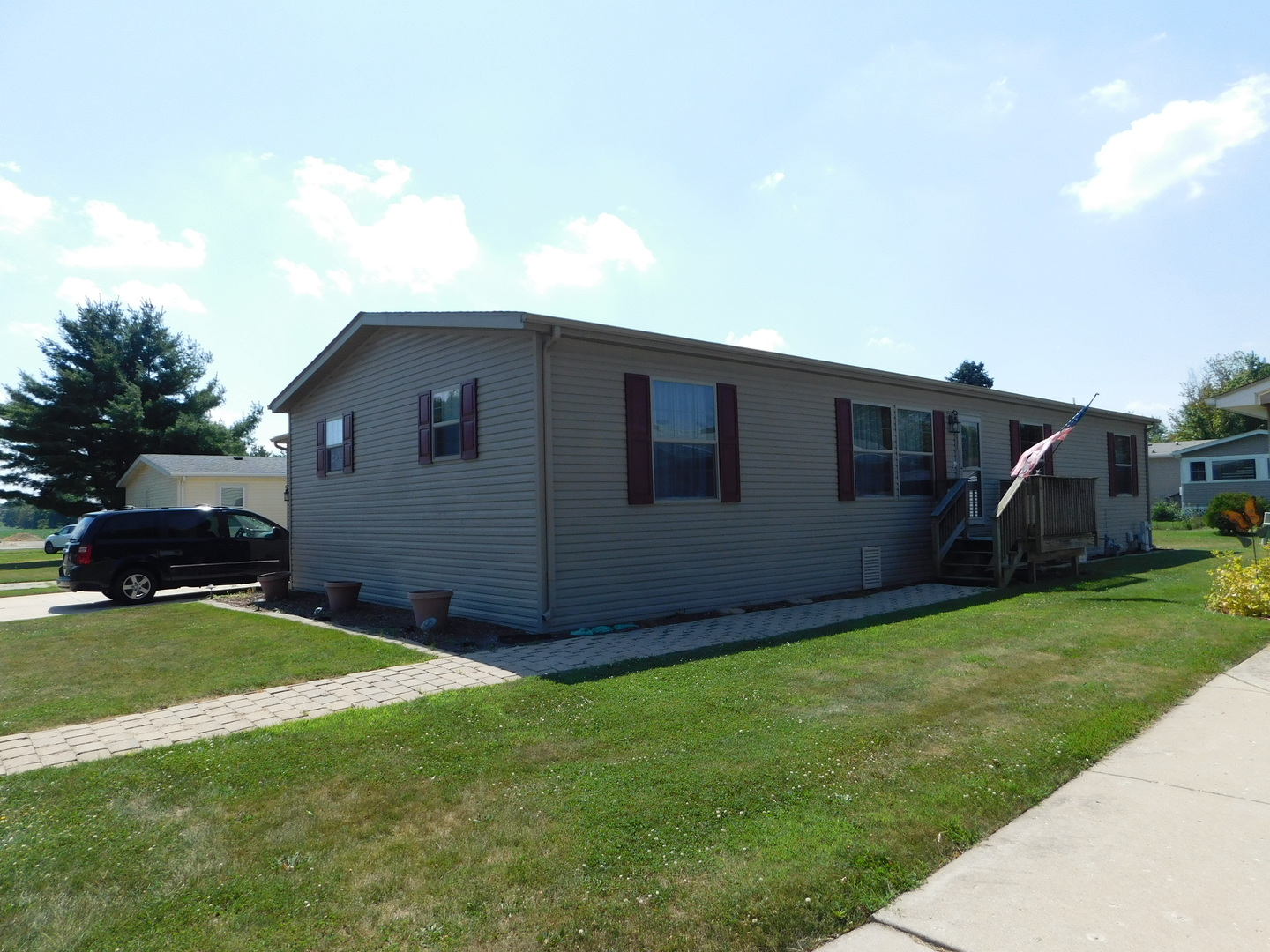 Homes for sale in Sandwich, IL | 13 Hickory Ln, Sandwich, IL 60548 | MLS# 12411151