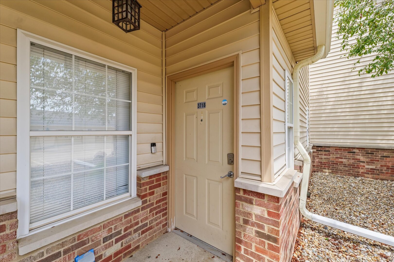 Homes for sale in Champaign, IL | 3718 Thornhill Dr #0, Champaign, IL 61822 | MLS# 12415648