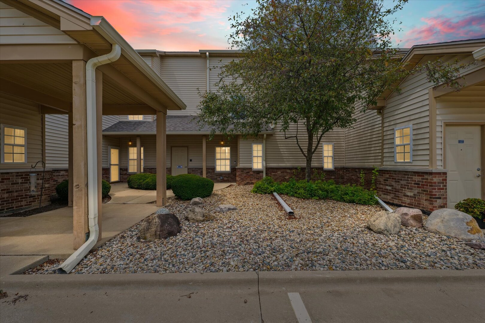 Homes for sale in Champaign, IL | 3718 Thornhill Dr #0, Champaign, IL 61822 | MLS# 12415648