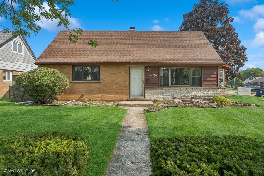 Homes for sale in Bridgeview, IL | 7030 W 91St St, Bridgeview, IL 60455 | MLS# 12421276