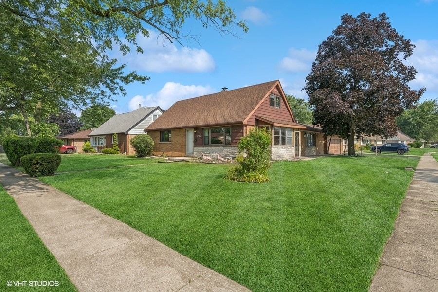Homes for sale in Bridgeview, IL | 7030 W 91St St, Bridgeview, IL 60455 | MLS# 12421276