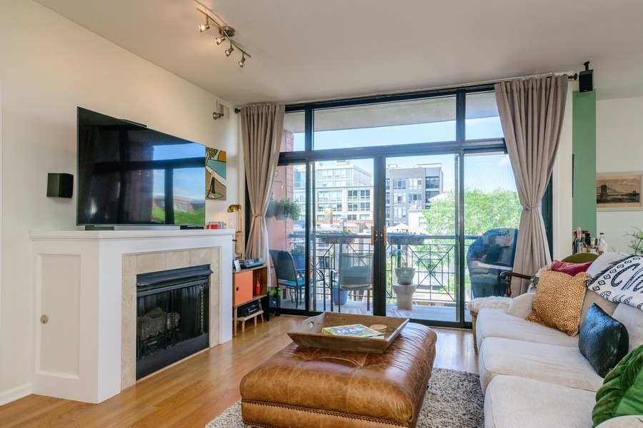 Homes for sale in Chicago, IL | 3232 N Halsted St #D412, Chicago, IL 60657 | MLS# 12422522