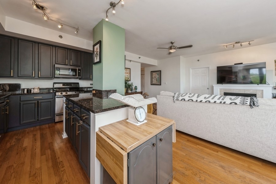 Homes for sale in Chicago, IL | 3232 N Halsted St #D412, Chicago, IL 60657 | MLS# 12422522