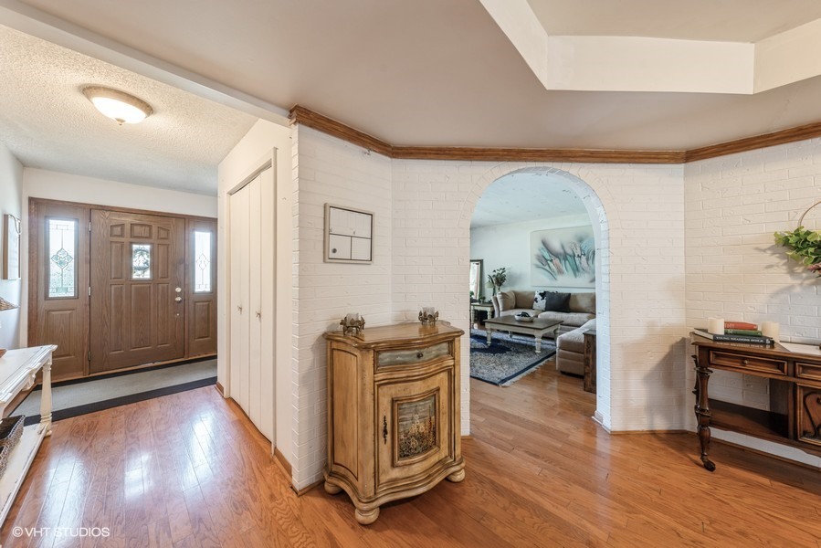 Homes for sale in Elgin, IL | 8N530 Gingerwood Ln, Elgin, IL 60124 | MLS# 12423036