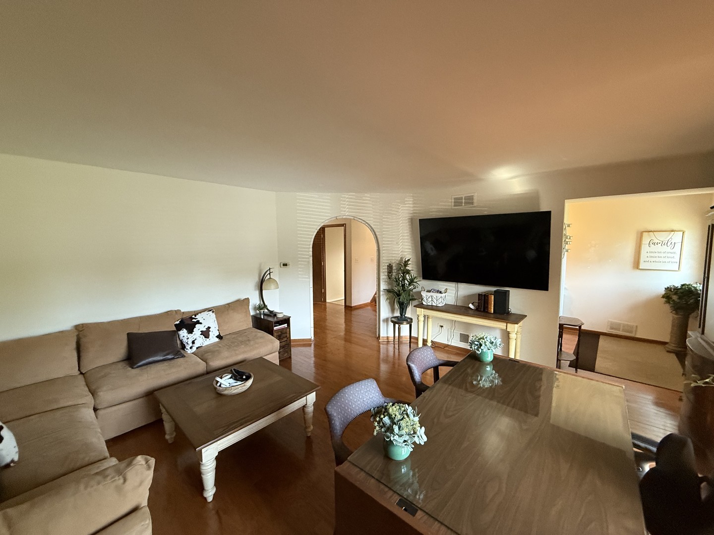 Homes for sale in Elgin, IL | 8N530 Gingerwood Ln, Elgin, IL 60124 | MLS# 12423036