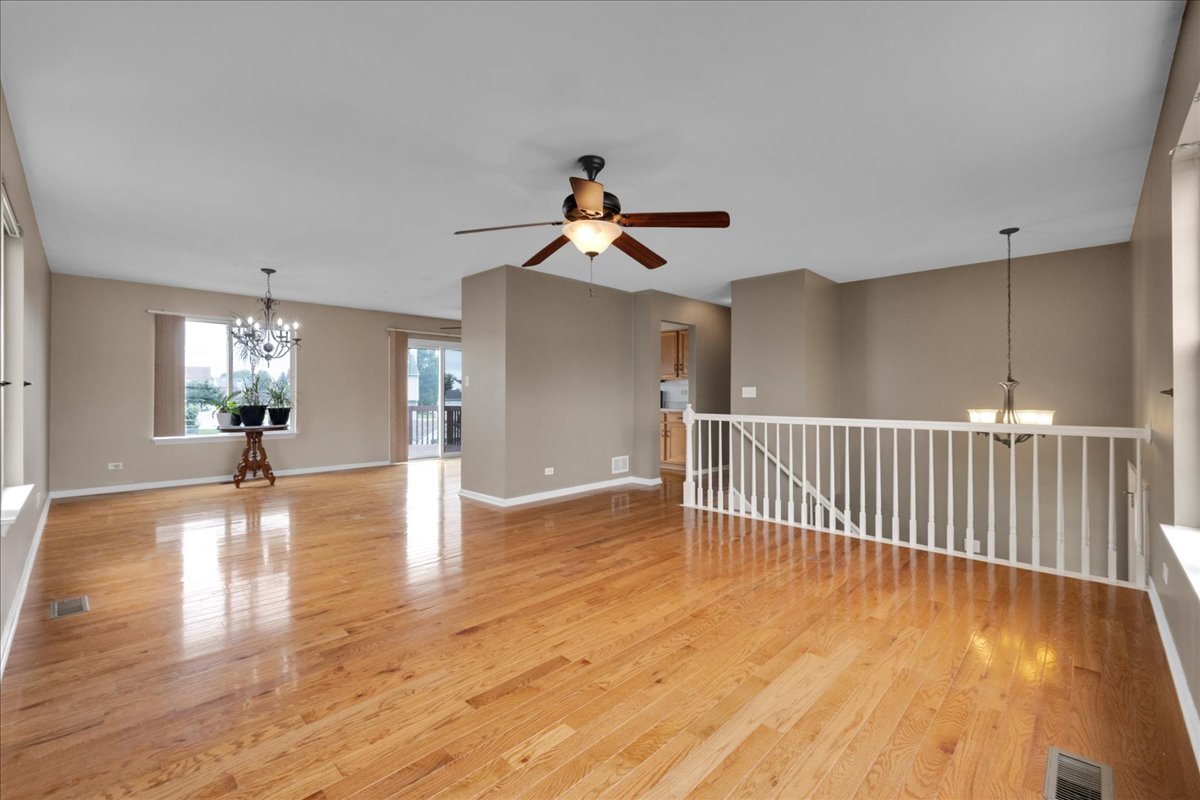 Homes for sale in South Elgin, IL | 1459 S Blackhawk Cir, South Elgin, IL 60177 | MLS# 12426307