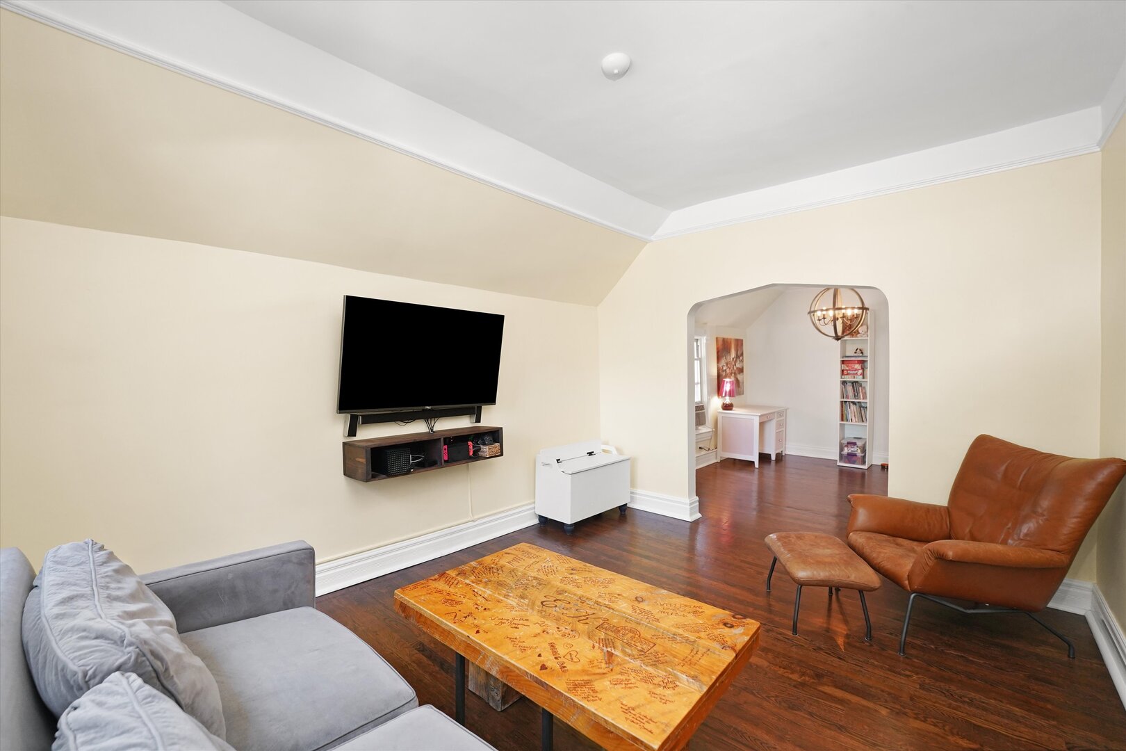 Homes for sale in Chicago, IL | 1629 W Foster Ave, Chicago, IL 60640 | MLS# 12429955