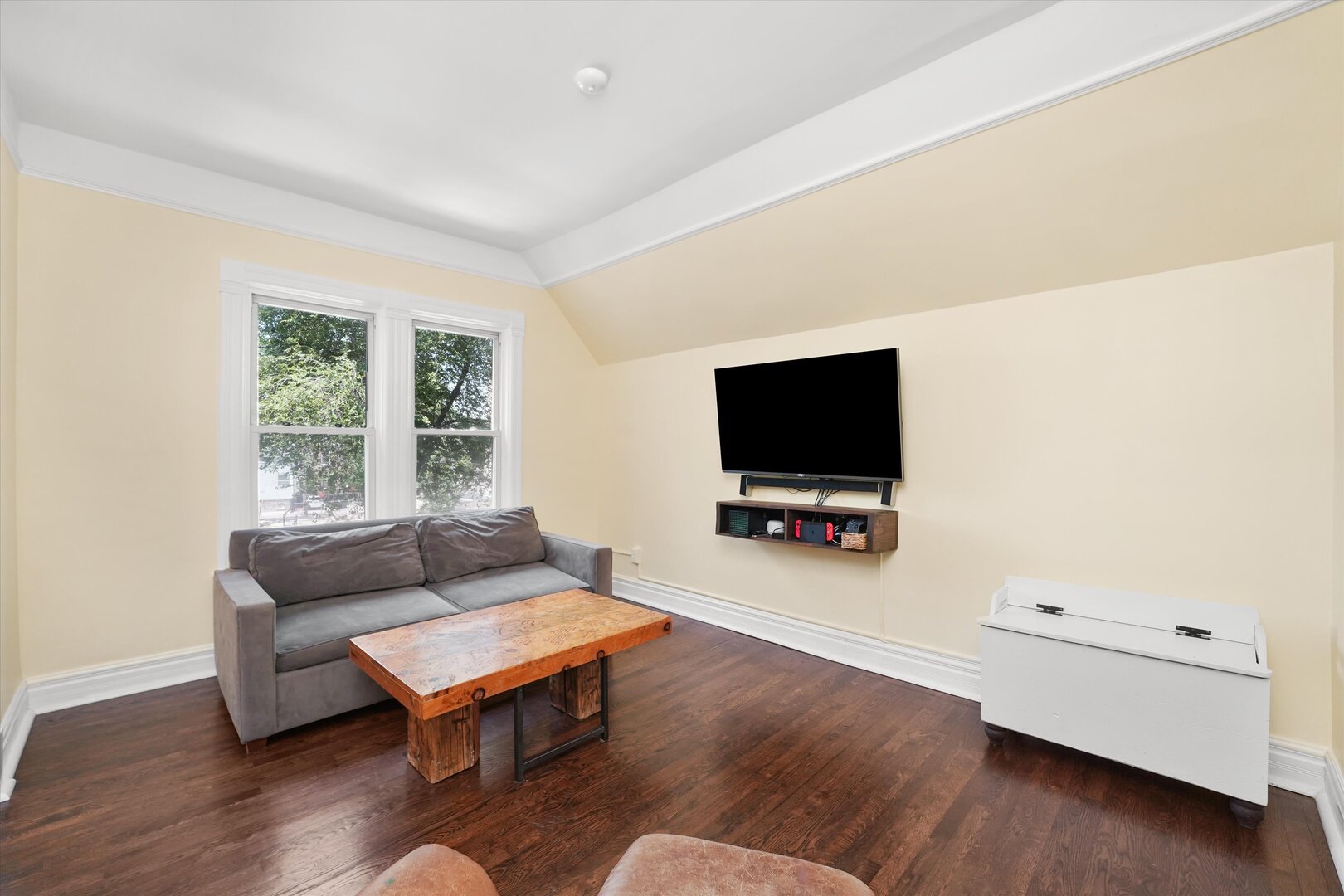 Homes for sale in Chicago, IL | 1629 W Foster Ave, Chicago, IL 60640 | MLS# 12429955