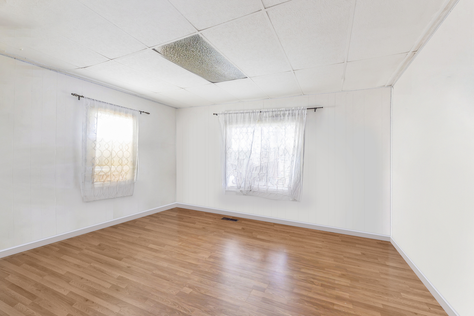 Homes for sale in Joliet, IL | 305 S Joliet St, Joliet, IL 60436 | MLS# 12432682