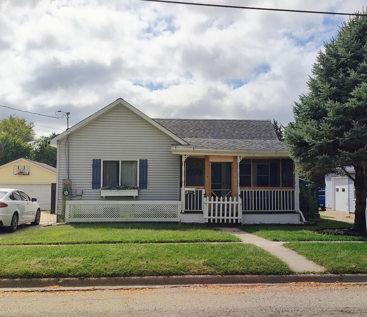 Homes for sale in Spring Valley, IL | 1041 W Dakota St, Spring Valley, IL 61362 | MLS# 12433597