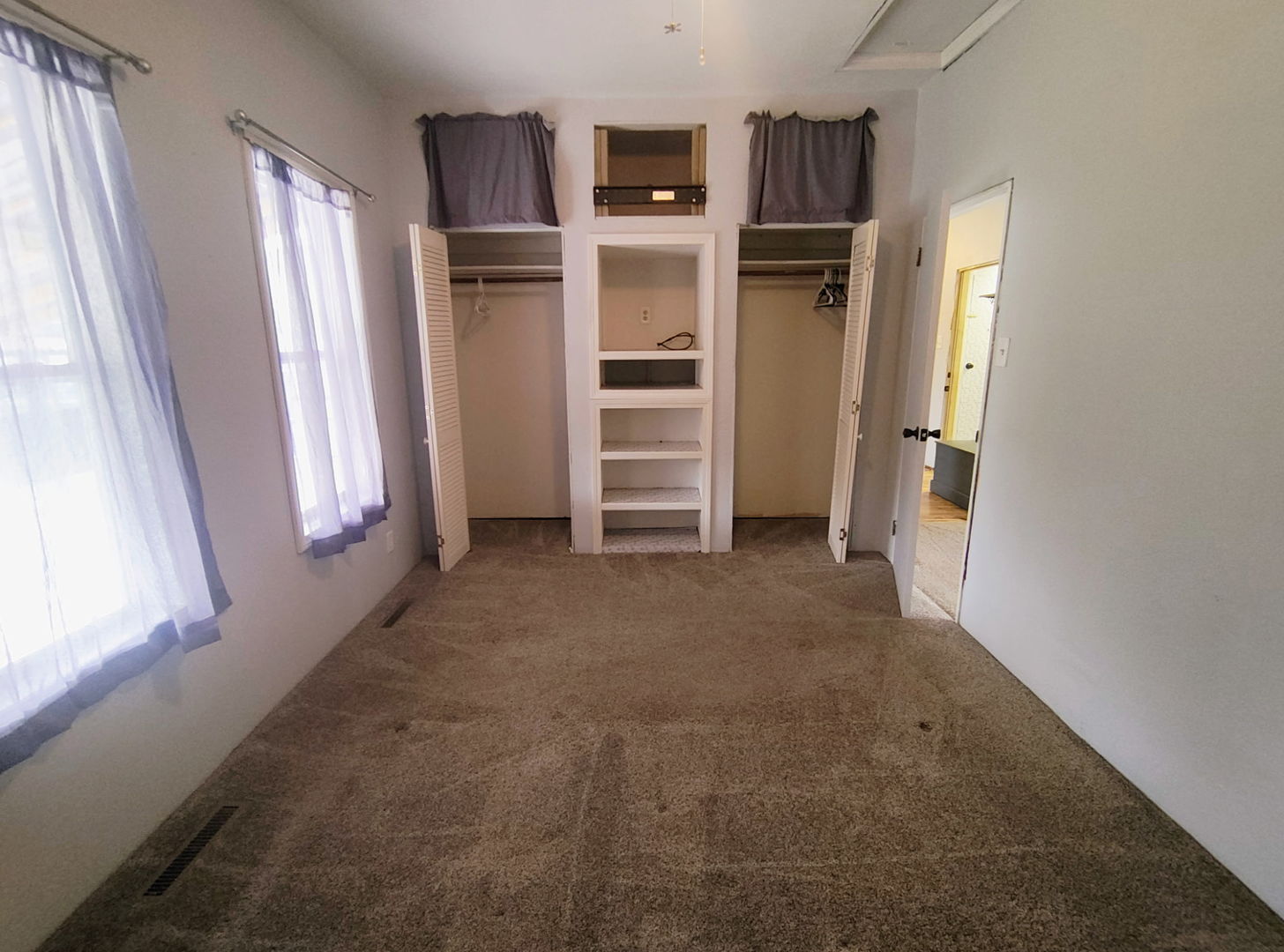 Homes for sale in Spring Valley, IL | 1041 W Dakota St, Spring Valley, IL 61362 | MLS# 12433597