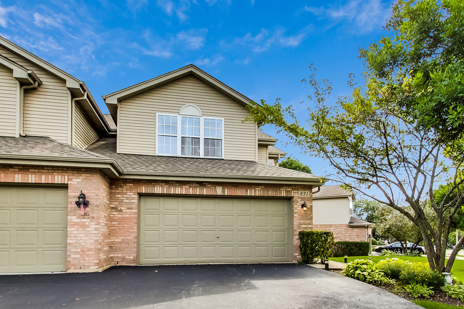 2nd image of 871 Rosebud Ct, Roselle, IL 60172 | MLS# 12434217