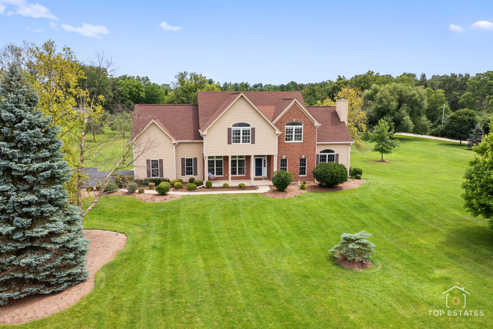 Homes for sale in Barrington, IL | 175 Clover Hill Ln, Barrington, IL 60010 | MLS# 12434440