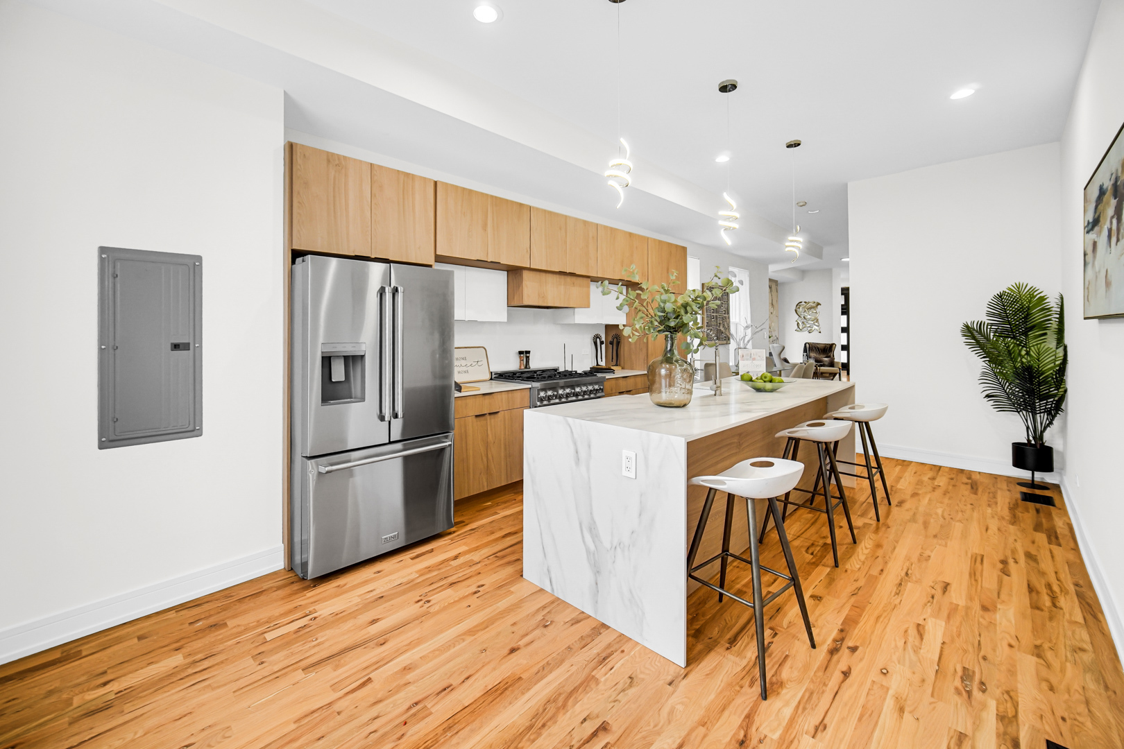 Homes for sale in Chicago, IL | 4752 S Champlain Ave, Chicago, IL 60615 | MLS# 12435088