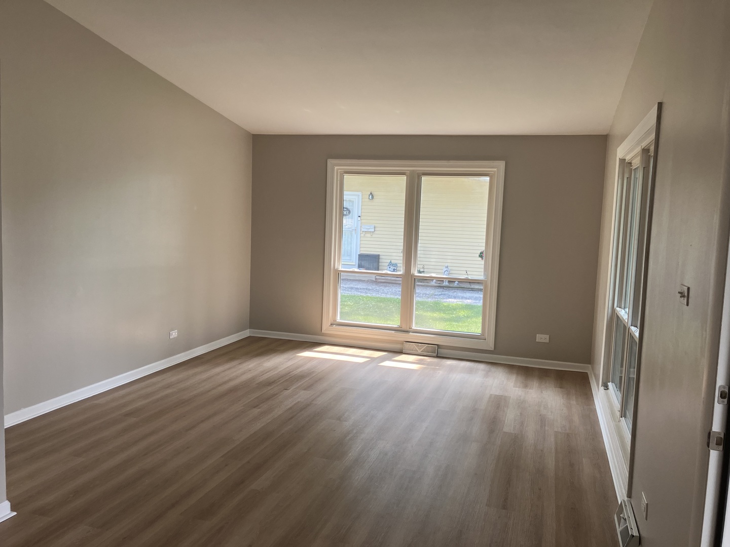 Homes for sale in Rolling Meadows, IL | 3921 Gull Ct, Rolling Meadows, IL 60008 | MLS# 12435243