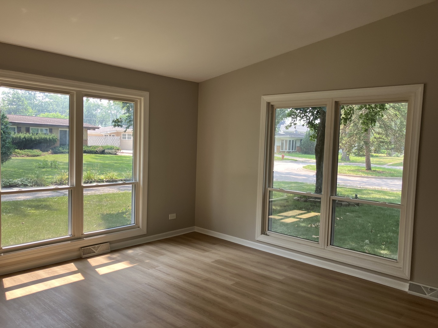 Homes for sale in Rolling Meadows, IL | 3921 Gull Ct, Rolling Meadows, IL 60008 | MLS# 12435243