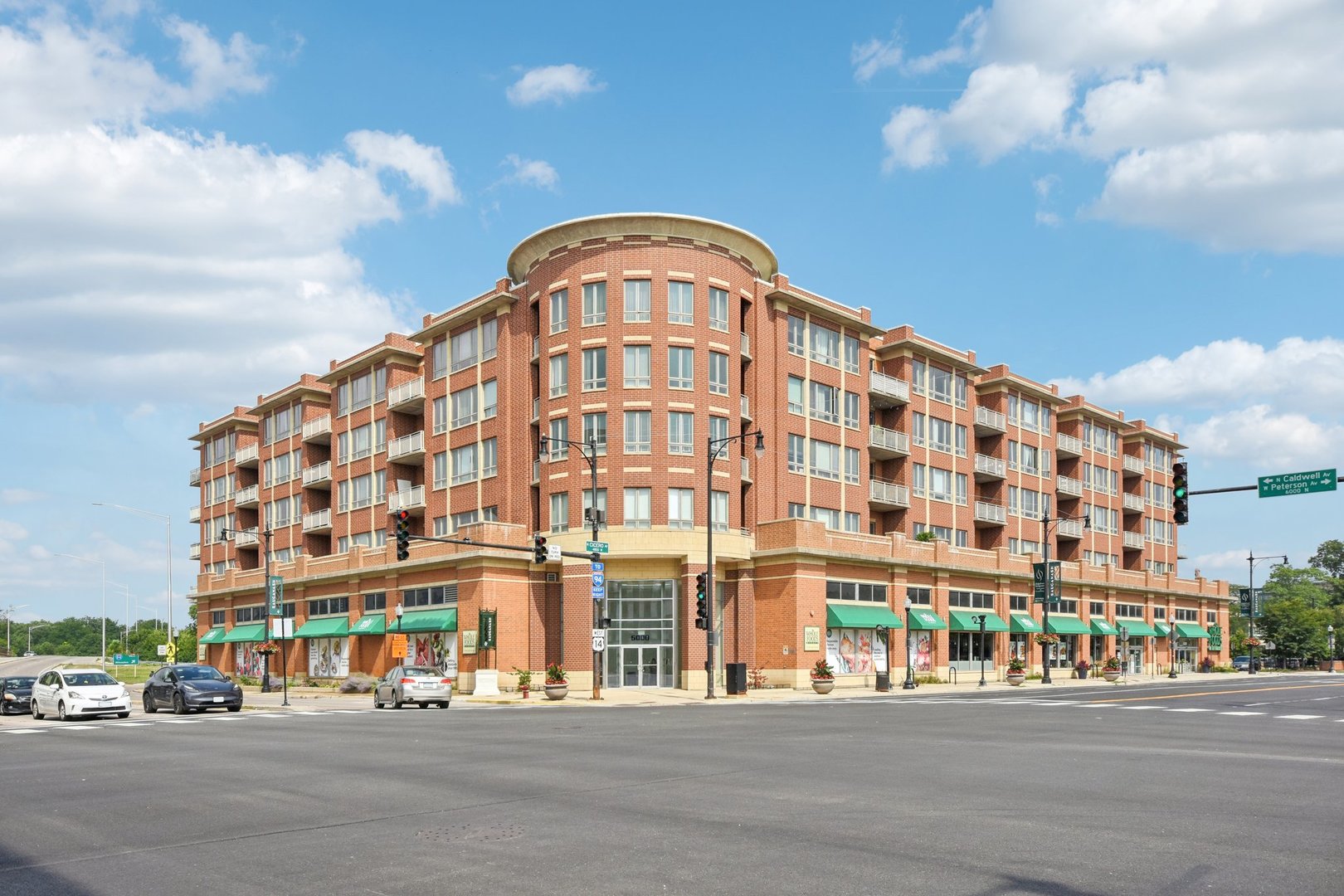 Homes for sale in Chicago, IL | 6000 N Cicero Ave #410, Chicago, IL 60646 | MLS# 12439222