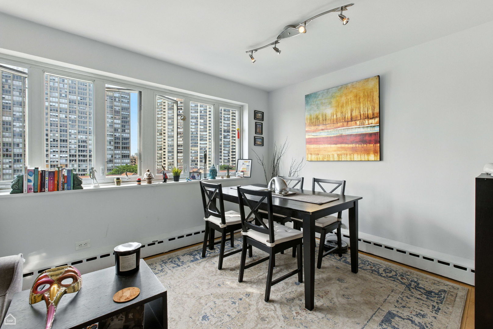 5th image of 700 W Bittersweet Pl #904, Chicago, IL 60613 | MLS# 12441234