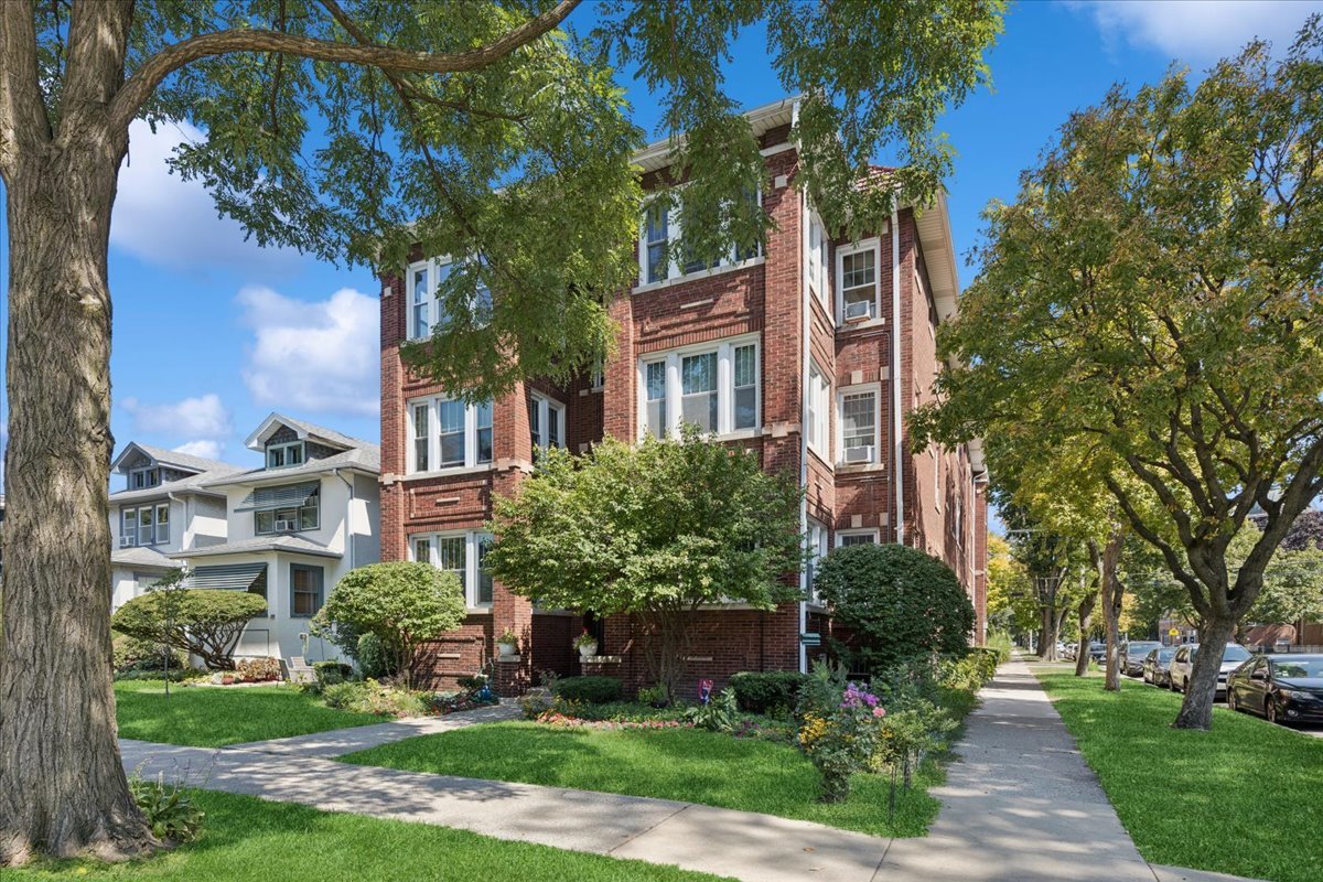 Homes for sale in Oak Park, IL | 642 Van Buren St #2, Oak Park, IL 60304 | MLS# 12441317