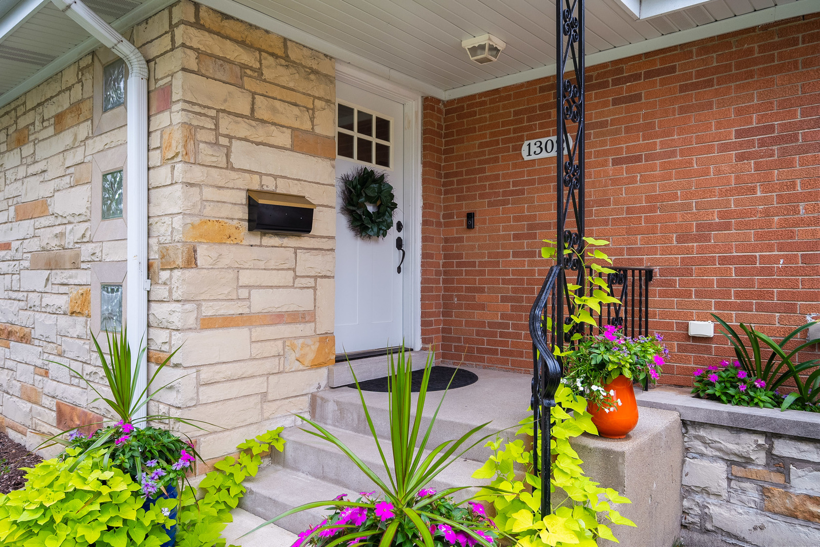 Homes for sale in Arlington Heights, IL | 1302 W Campbell St, Arlington Heights, IL 60005 | MLS# 12451965