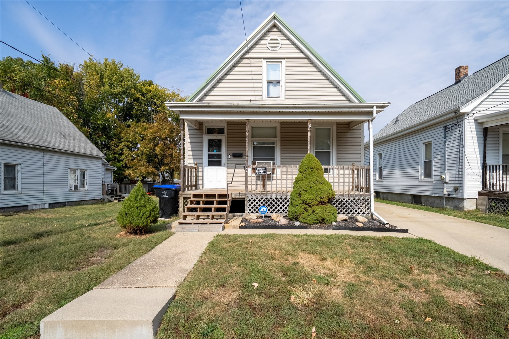 Homes for sale in Bloomington, IL | 603 W Oakland Ave, Bloomington, IL 61701 | MLS# 12453581