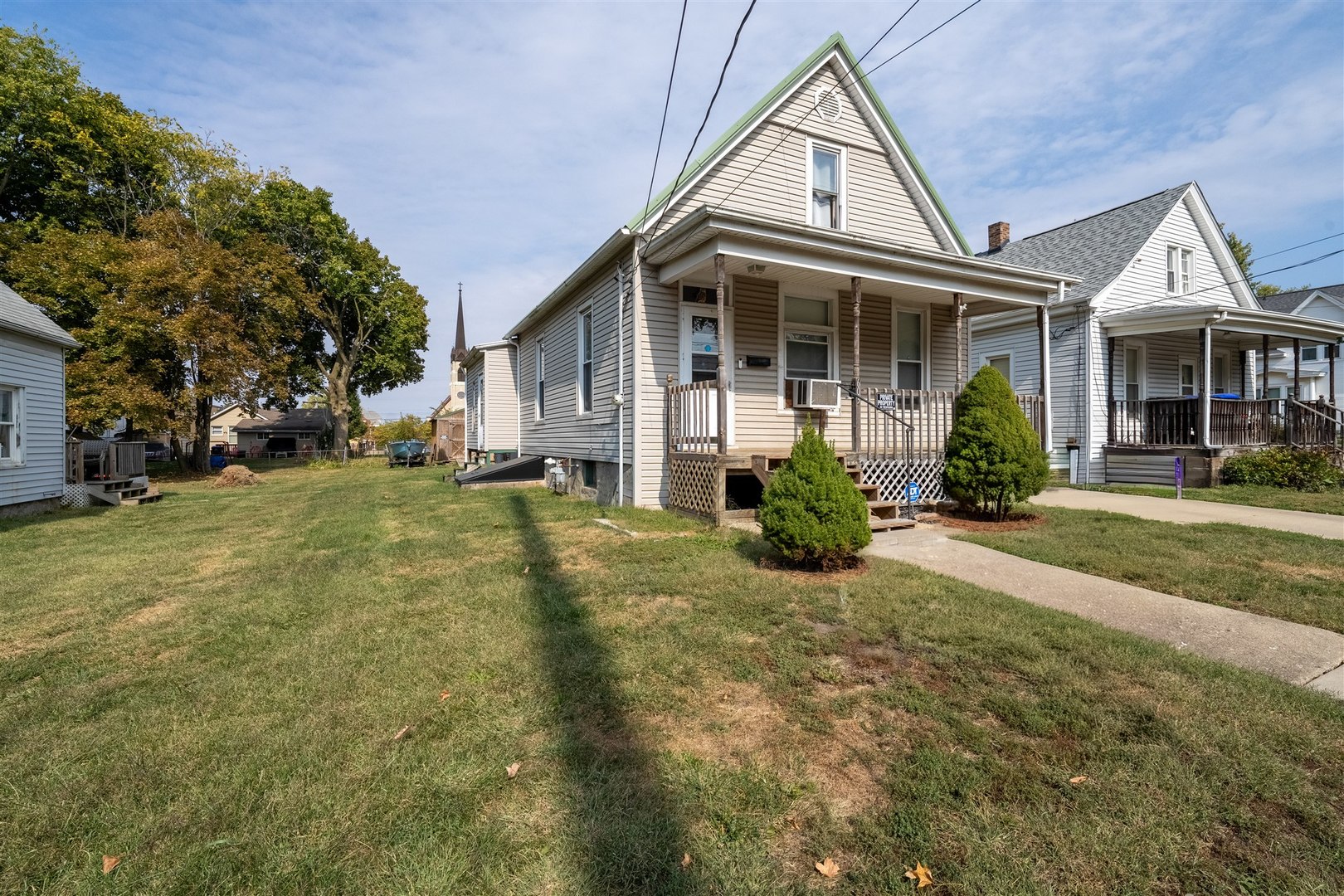 Homes for sale in Bloomington, IL | 603 W Oakland Ave, Bloomington, IL 61701 | MLS# 12453581
