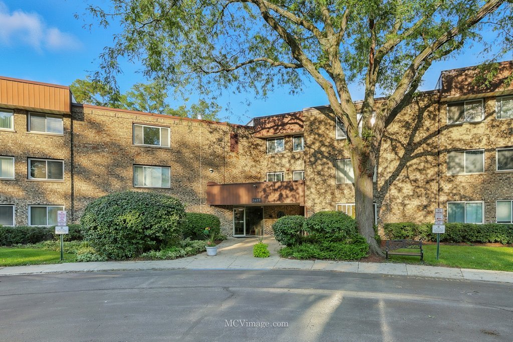 Homes for sale in Rolling Meadows, IL | 2600 Brookwood Way Dr #214, Rolling Meadows, IL 60008 | MLS# 12454245