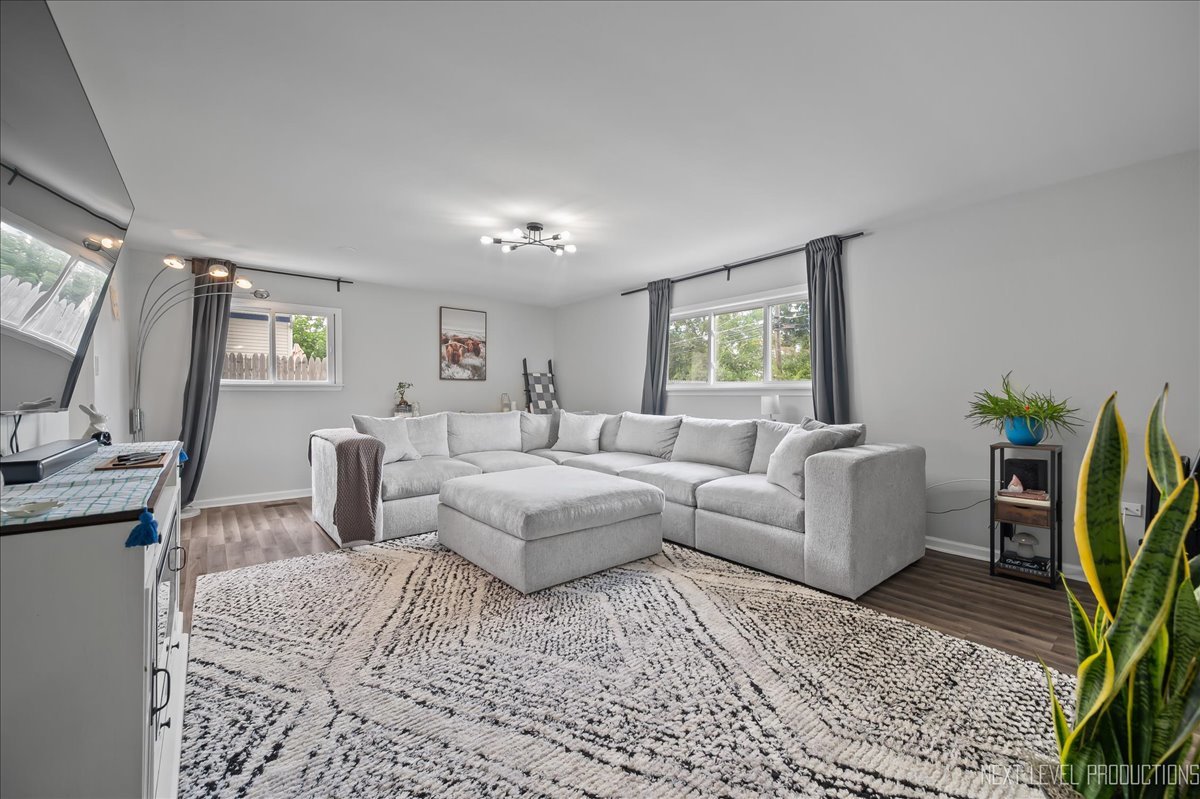 Homes for sale in Glendale Heights, IL | 172 Vantroba Dr, Glendale Heights, IL 60139 | MLS# 12456306