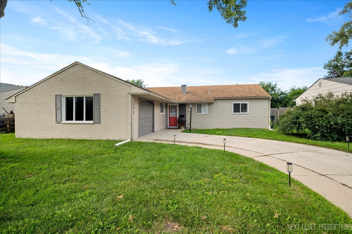 Homes for sale in Glendale Heights, IL | 172 Vantroba Dr, Glendale Heights, IL 60139 | MLS# 12456306