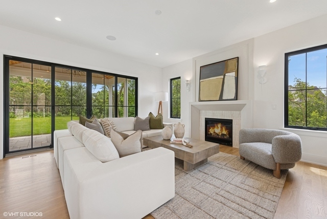 Homes for sale in Hinsdale, IL | 5545 S Stough St, Hinsdale, IL 60521 | MLS# 12457149