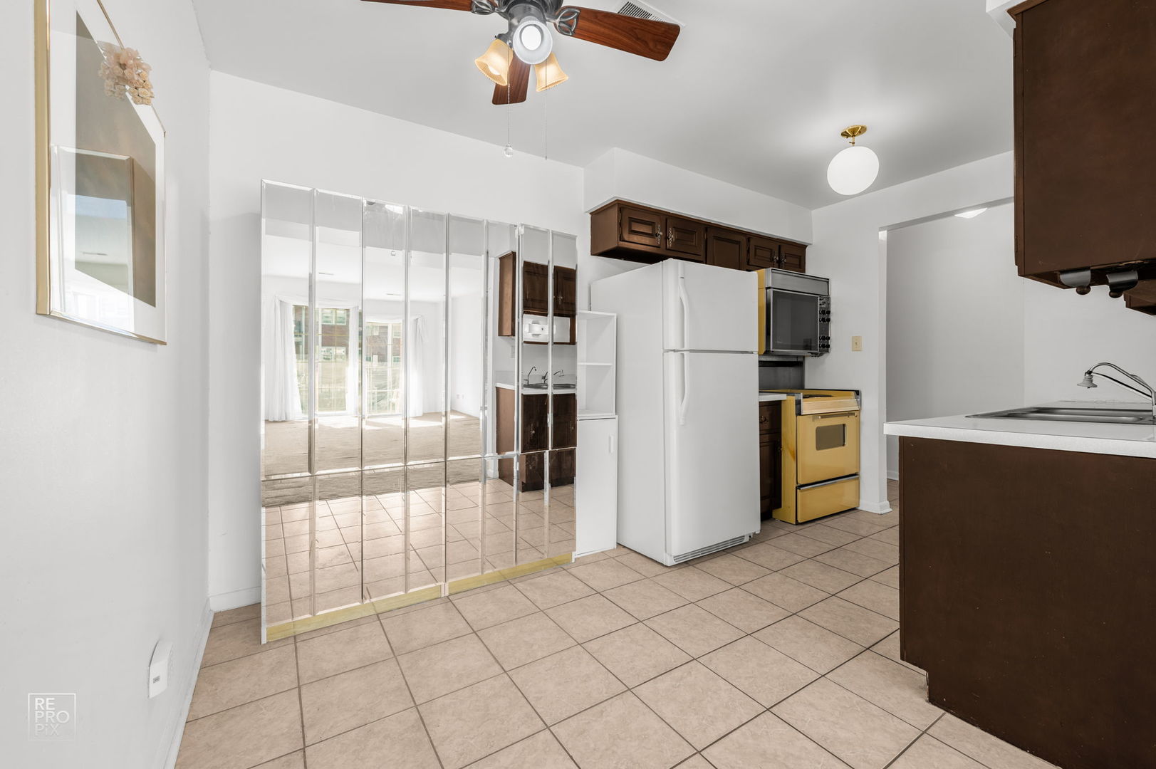 Homes for sale in Oak Lawn, IL | 6135 W 94Th St #B1, Oak Lawn, IL 60453 | MLS# 12466349