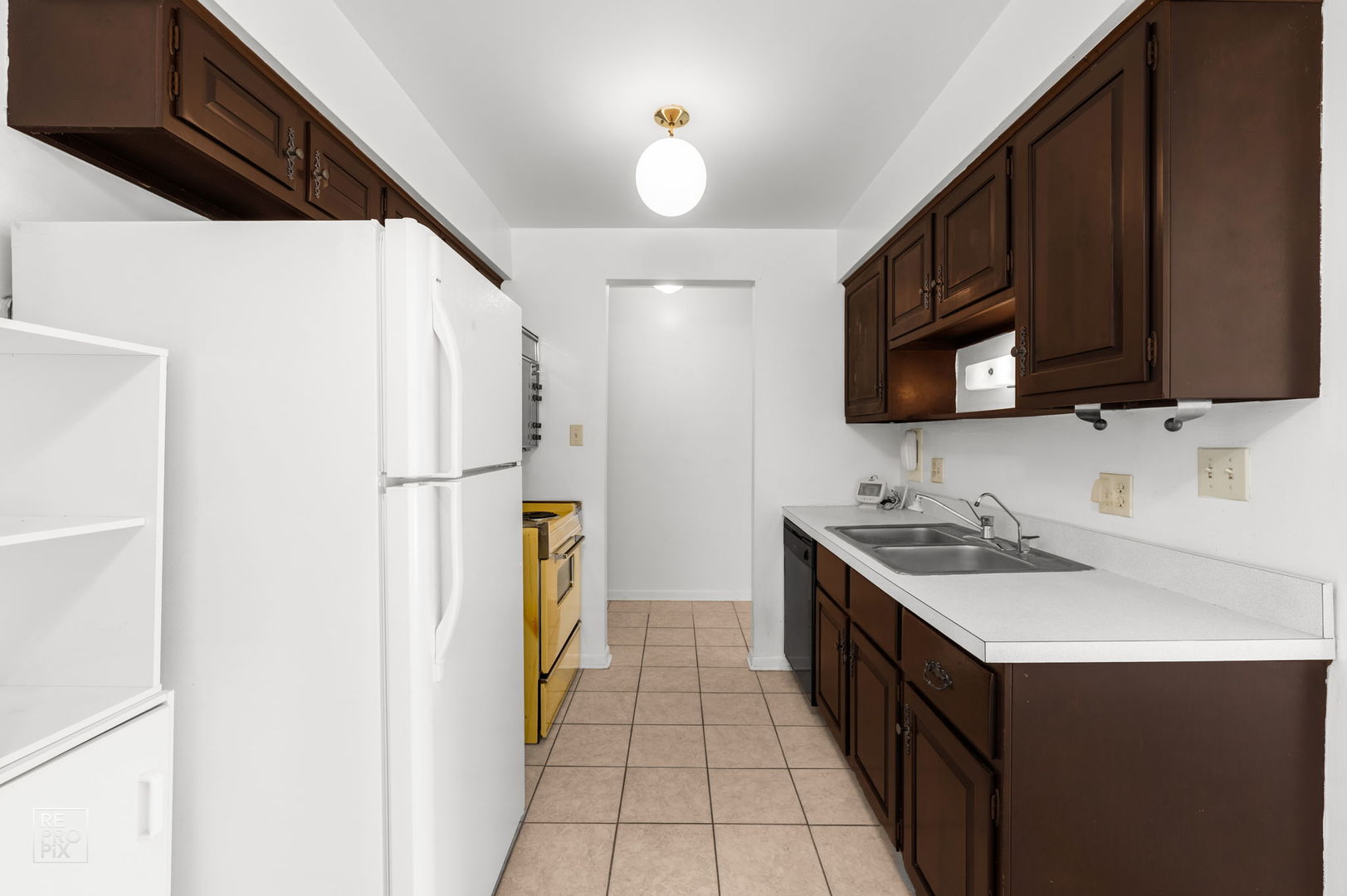 Homes for sale in Oak Lawn, IL | 6135 W 94Th St #B1, Oak Lawn, IL 60453 | MLS# 12466349