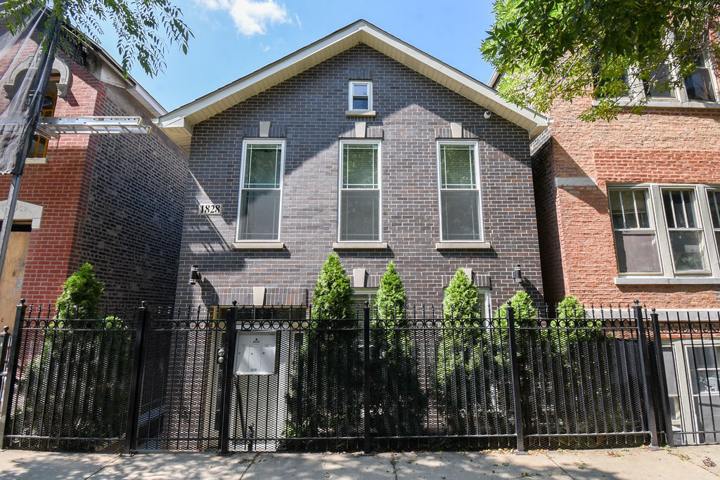 Homes for sale in Chicago, IL | 1828 S Peoria St, Chicago, IL 60608 | MLS# 12466493