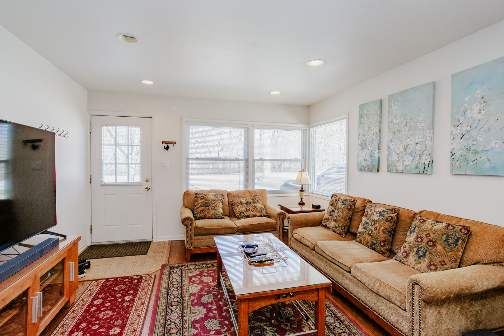 Homes for sale in Northbrook, IL | 2009 Dundee Rd, Northbrook, IL 60062 | MLS# 12468099