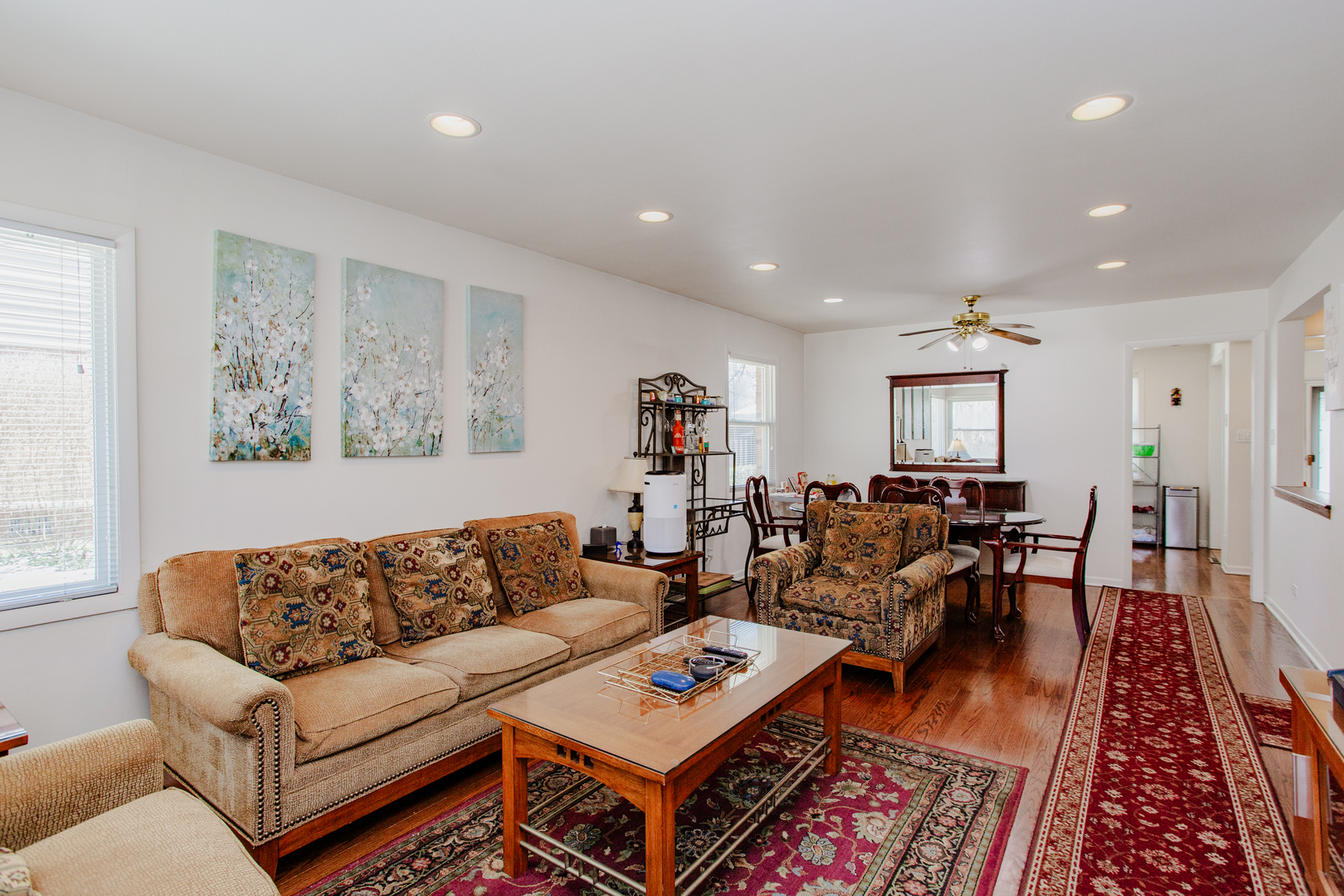 Homes for sale in Northbrook, IL | 2009 Dundee Rd, Northbrook, IL 60062 | MLS# 12468099