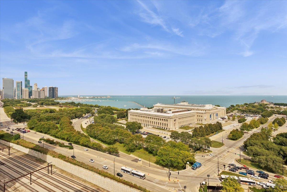 Homes for sale in Chicago, IL | 1335 S Prairie Ave Se #2005, Chicago, IL 60605 | MLS# 12468531