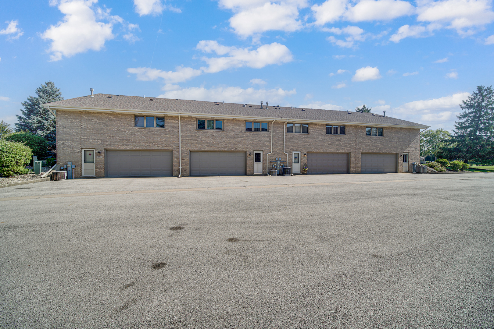 Homes for sale in Orland Park, IL | 10935 California Ct #185, Orland Park, IL 60467 | MLS# 12472091