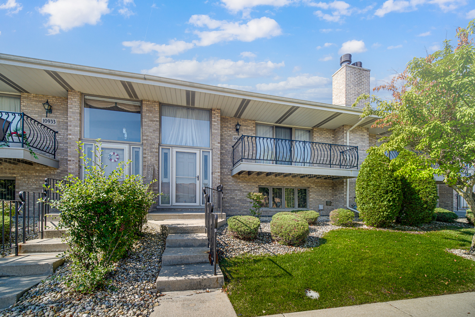 Homes for sale in Orland Park, IL | 10935 California Ct #185, Orland Park, IL 60467 | MLS# 12472091