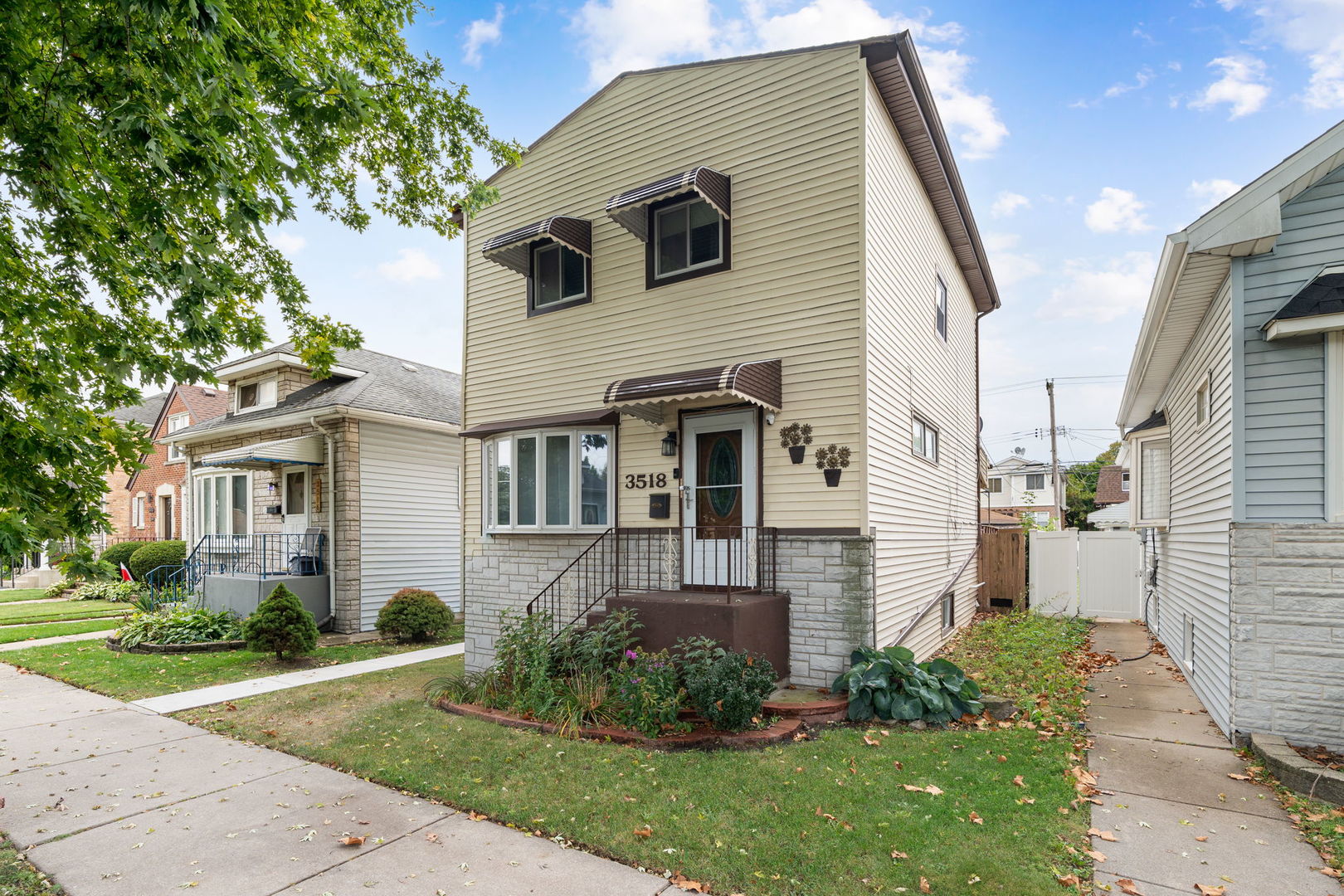 Homes for sale in Chicago, IL | 3518 N Oleander Ave, Chicago, IL 60634 | MLS# 12477337