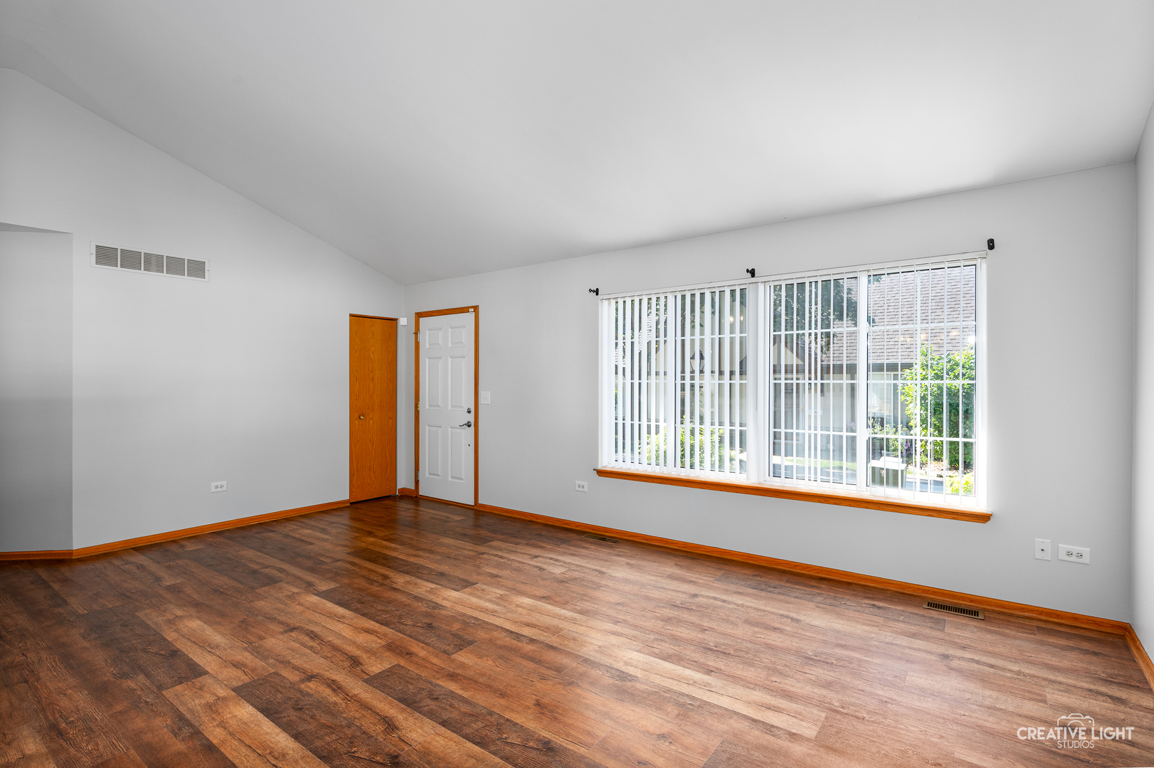 Homes for sale in Crest Hill, IL | 1694 Willow Circle Dr, Crest Hill, IL 60403 | MLS# 12479841