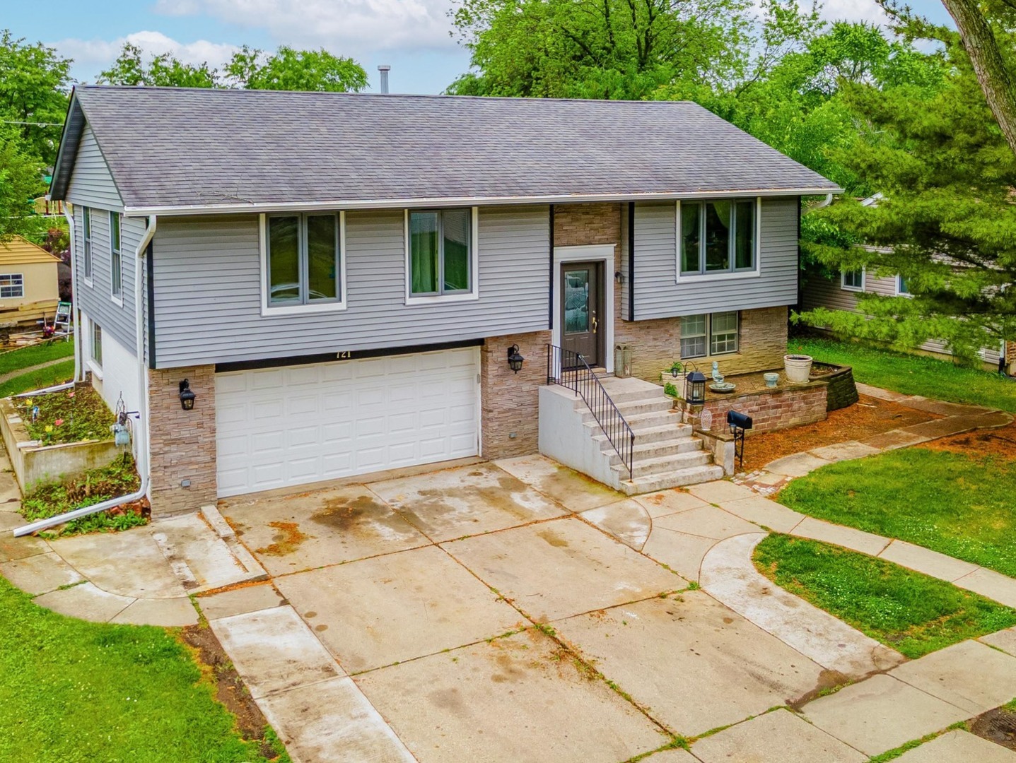 Homes for sale in Streamwood, IL | 721 Lacy Ave, Streamwood, IL 60107 | MLS# 12481405