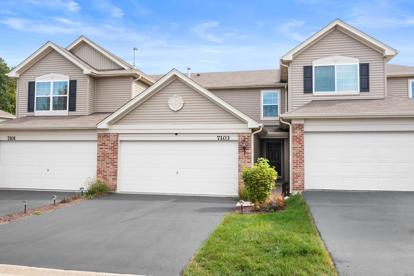 Homes for sale in Fox Lake, IL | 7103 Hidden Green Cir, Fox Lake, IL 60020 | MLS# 12484009