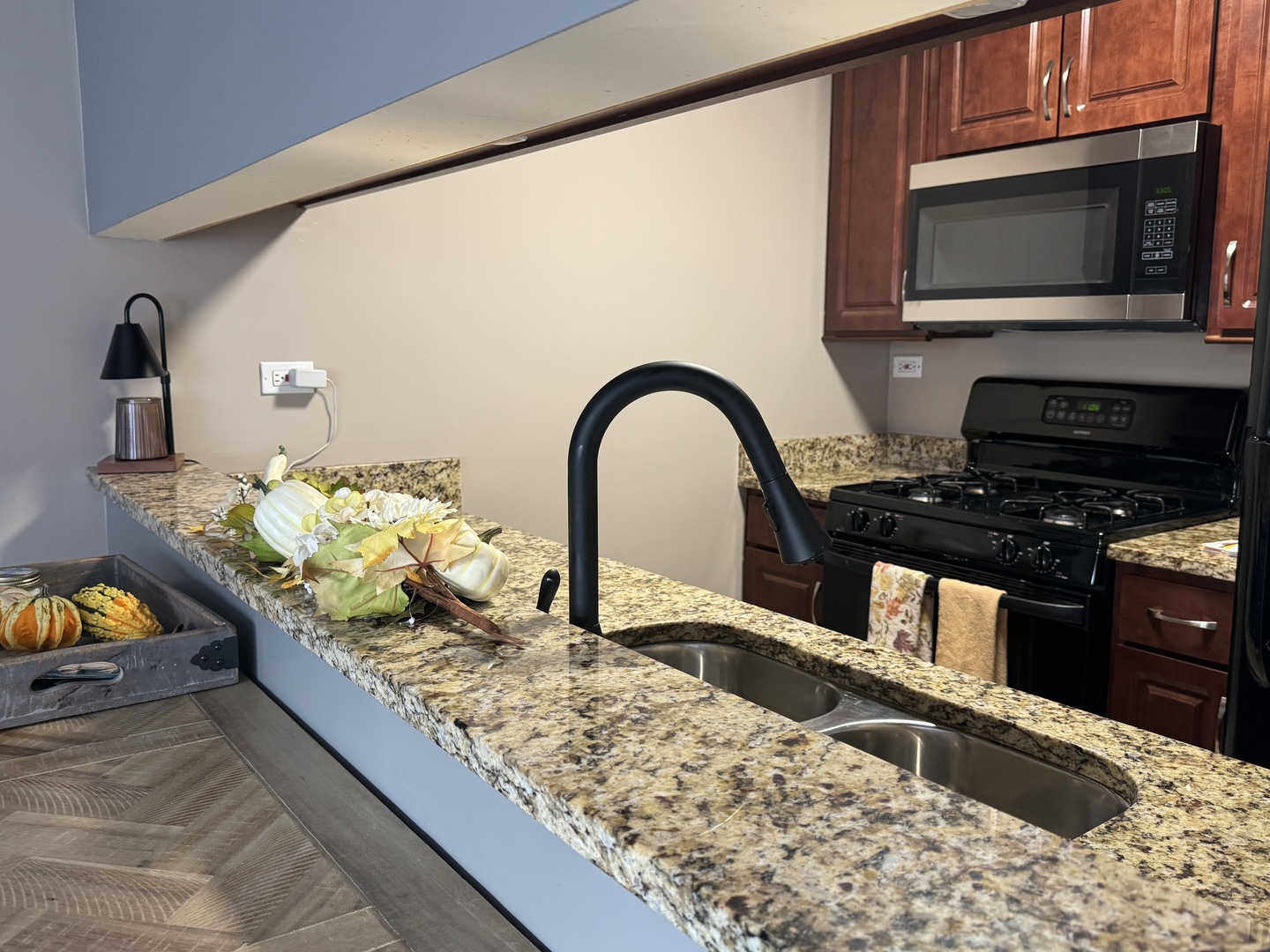 Homes for sale in Schaumburg, IL | 1926 Prairie Sq #302, Schaumburg, IL 60173 | MLS# 12495481